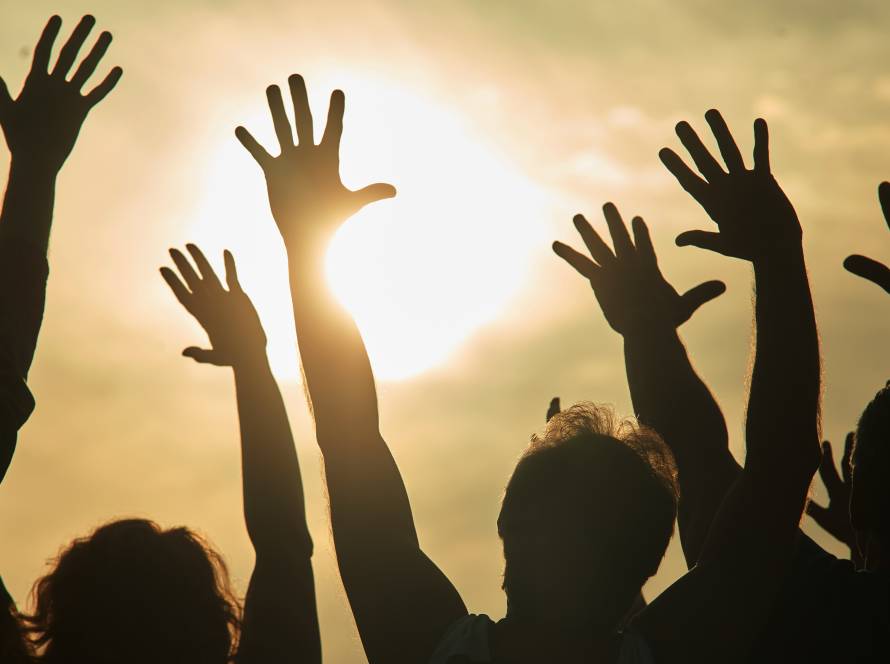 dancing people at rock concert 2024 09 16 13 19 00 utc